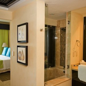 Two Bedroom Oceanfront Suite Master Bathroom