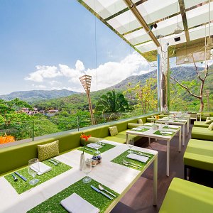 the-terrace-restaurant-hotel-mousai-11